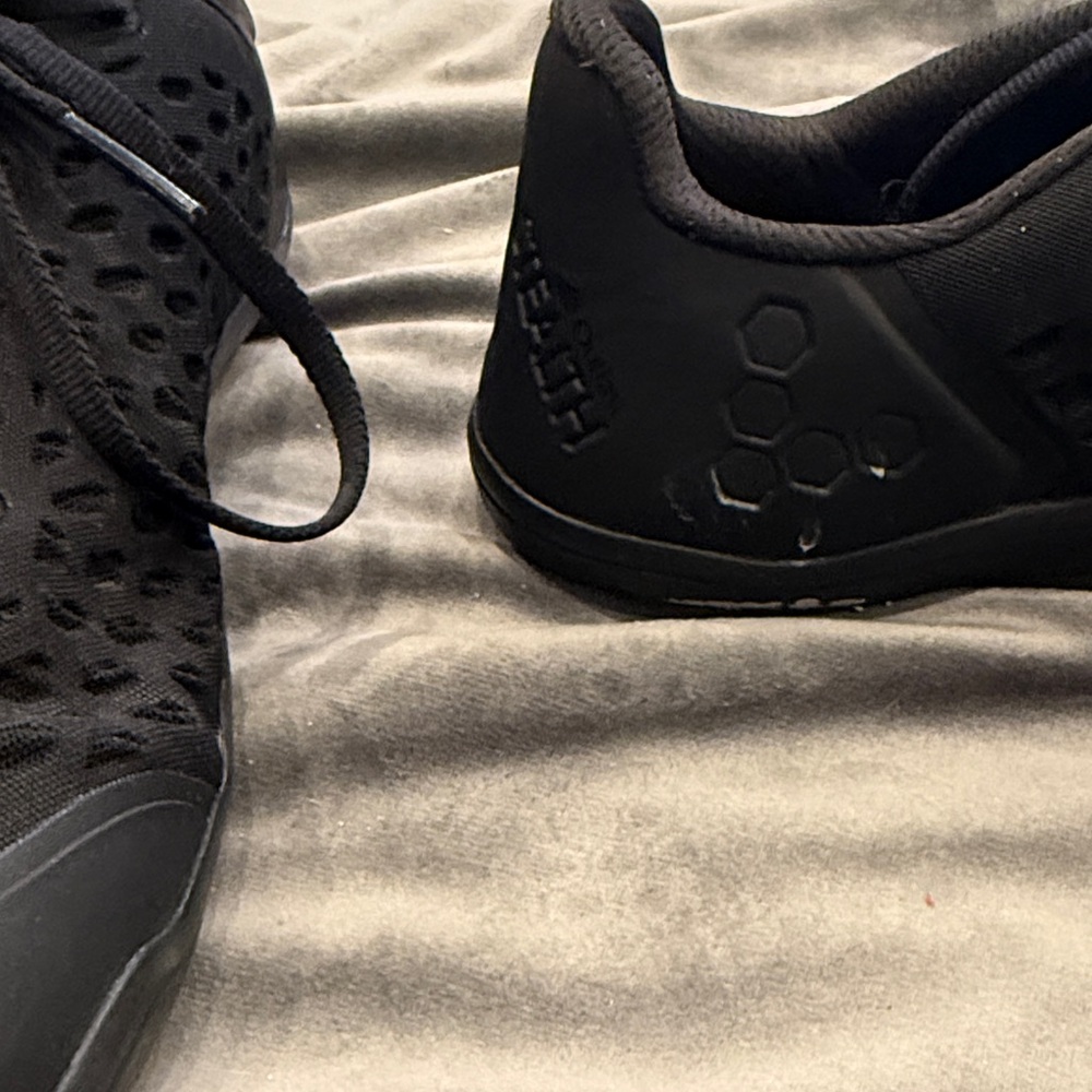 Vivo Barefoot Black Athletic Shoes Stealth Sz 41L - Picture 9 of 9